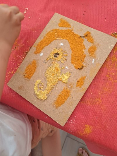 Okładka albumu: Zajęcia plastyczne - mozaiki z artykułów spożywczych